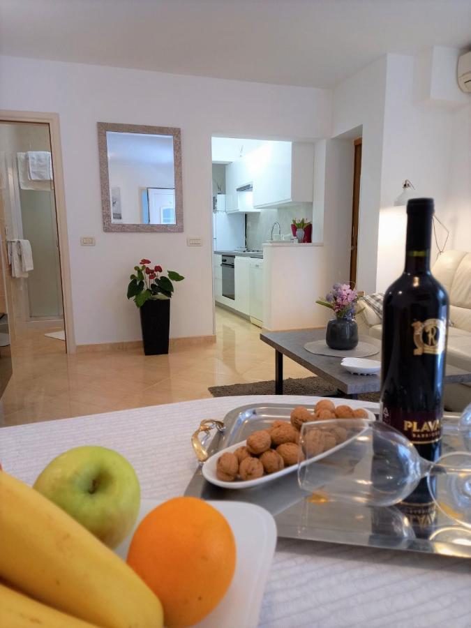 Melody Apartment Poreč Buitenkant foto
